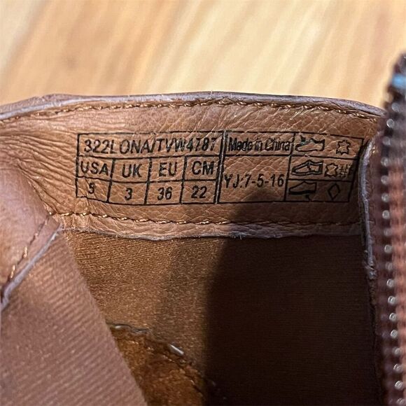 Vionic Women's Ankle Bootie Size 5 Brown Studded Buckle Orthotic Support - Picture 7 of 8